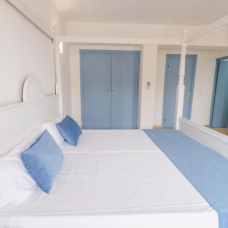 Hostal Hpc Porto Colom Екстериор снимка
