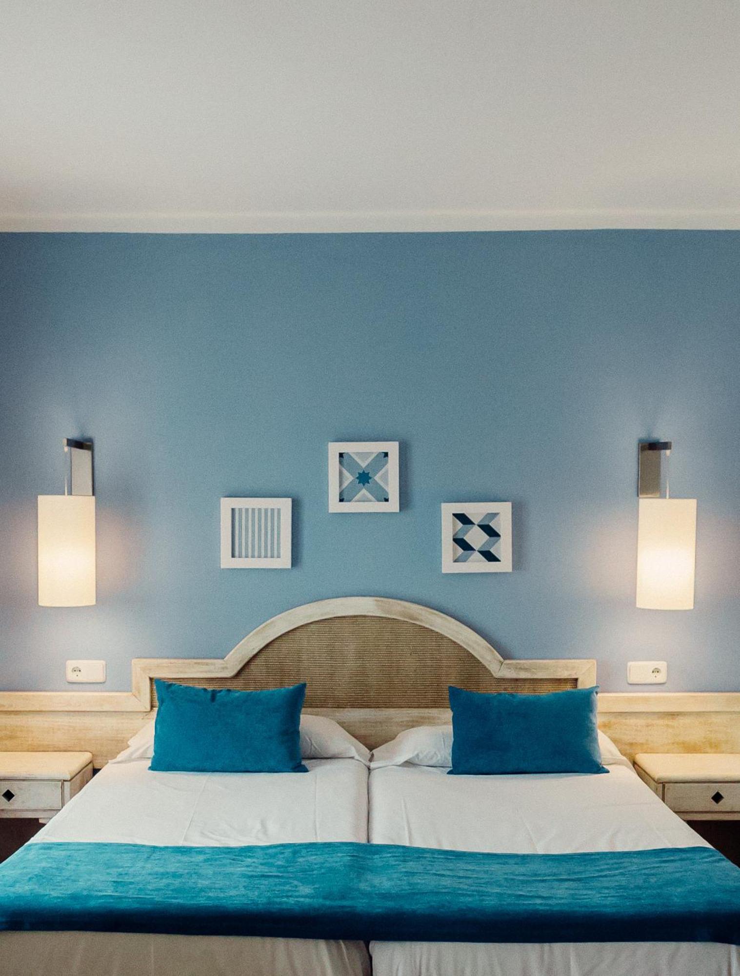 Hostal Hpc Porto Colom Екстериор снимка