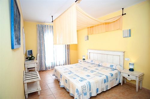 Hostal Hpc Porto Colom Екстериор снимка