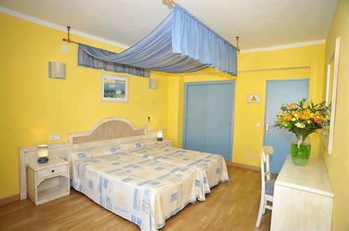 Hostal Hpc Porto Colom Екстериор снимка