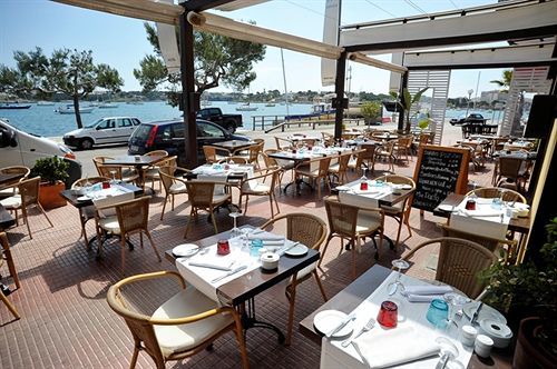 Hostal Hpc Porto Colom Екстериор снимка